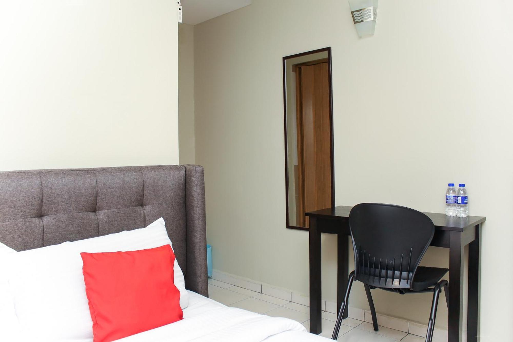 Oyo 90338 Prima Saujana Budget Hotel Kajang Dış mekan fotoğraf