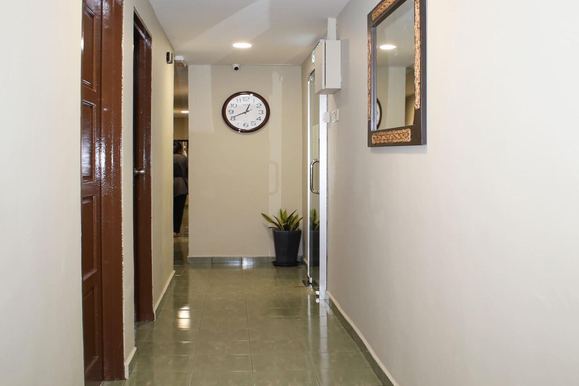 Oyo 90338 Prima Saujana Budget Hotel Kajang Dış mekan fotoğraf
