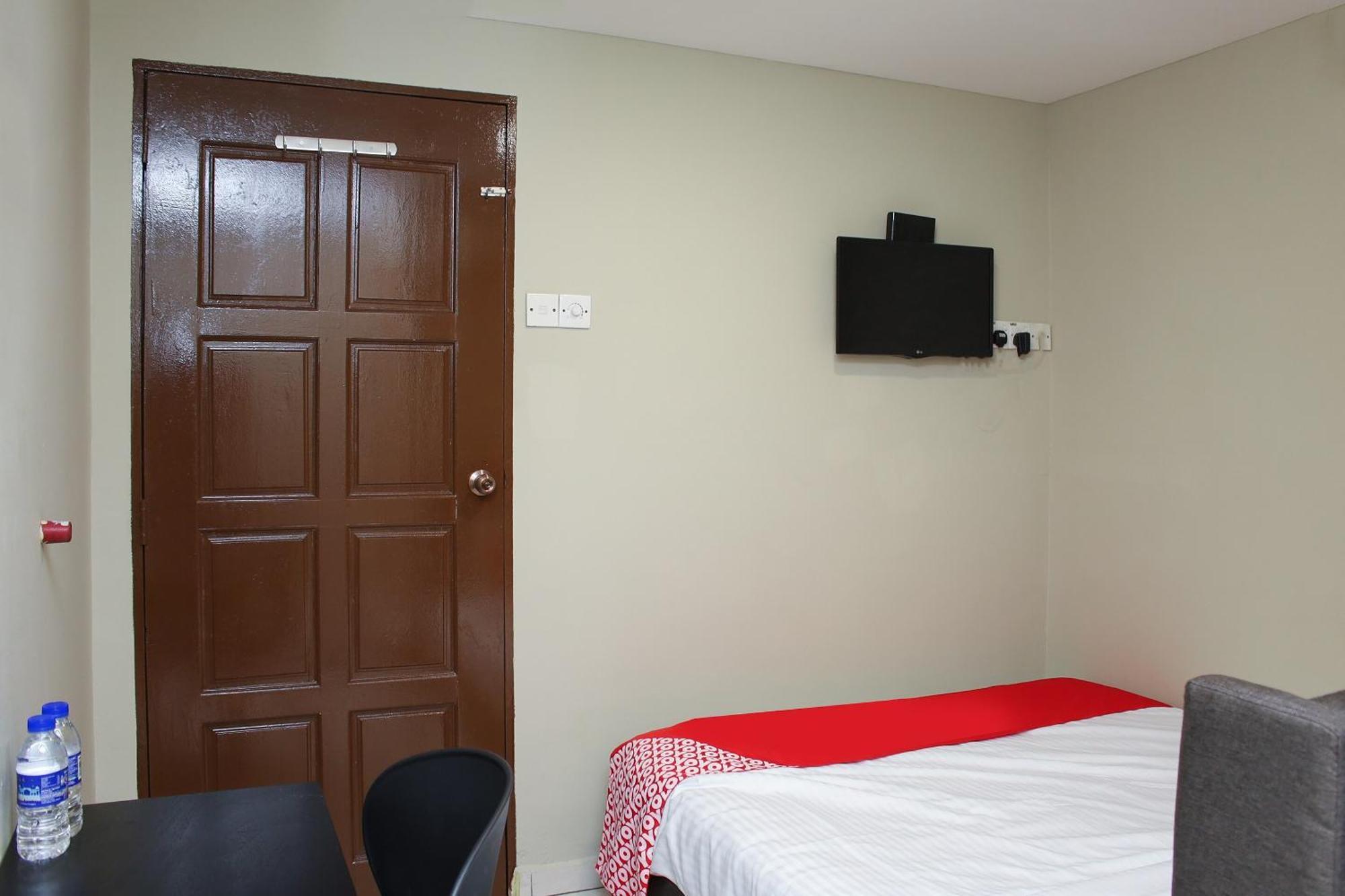 Oyo 90338 Prima Saujana Budget Hotel Kajang Dış mekan fotoğraf