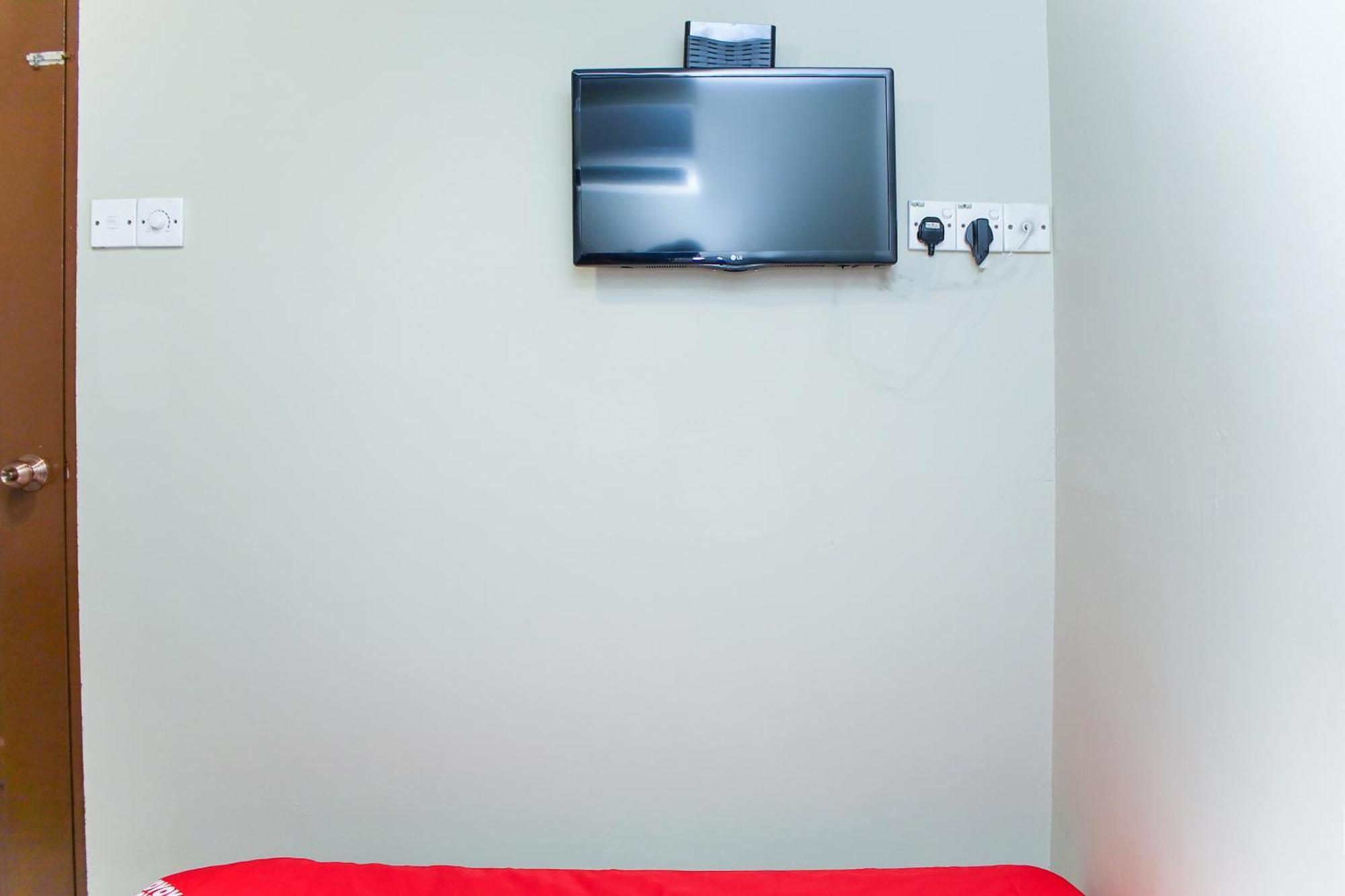 Oyo 90338 Prima Saujana Budget Hotel Kajang Dış mekan fotoğraf