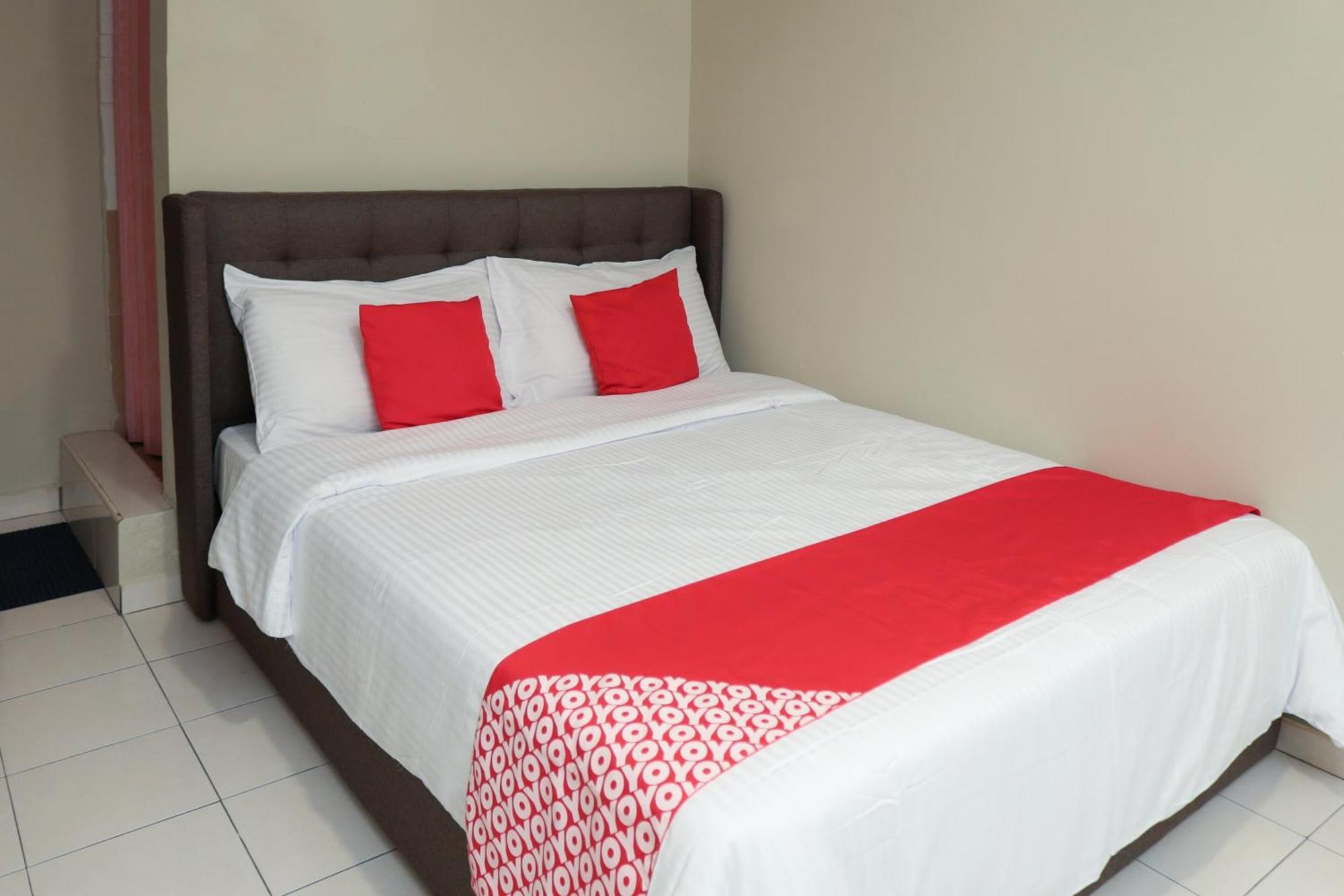 Oyo 90338 Prima Saujana Budget Hotel Kajang Dış mekan fotoğraf